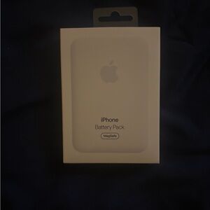 Apple MagSafe Battery Pack - Sleek White